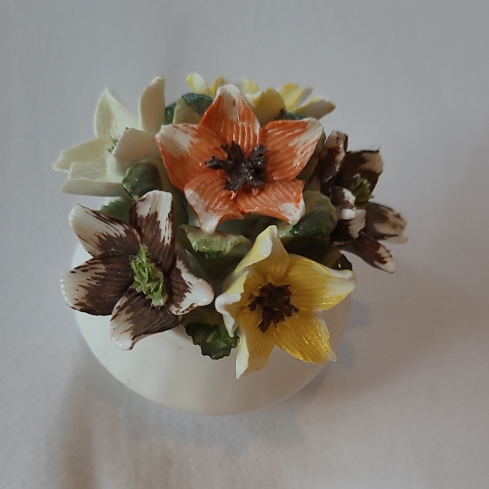 HEALACRAFT Bone China September Birthday Blooms Flower Basket Decor